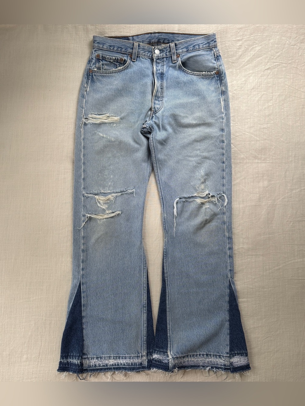 Y2K Levi’s 501 Distressed Flare Jeans Light Wash W31 L29 Raw Hem Contrast Panel